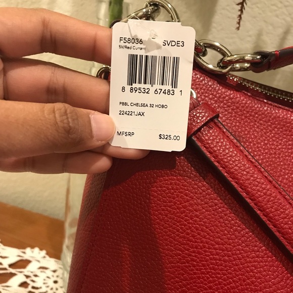 ❌SOLD❌Coach Chelsea 32 HOBO, Red Currant - Picture 2 of 5